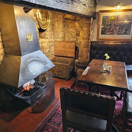 The Ship Inn Oundle Exterior photo
