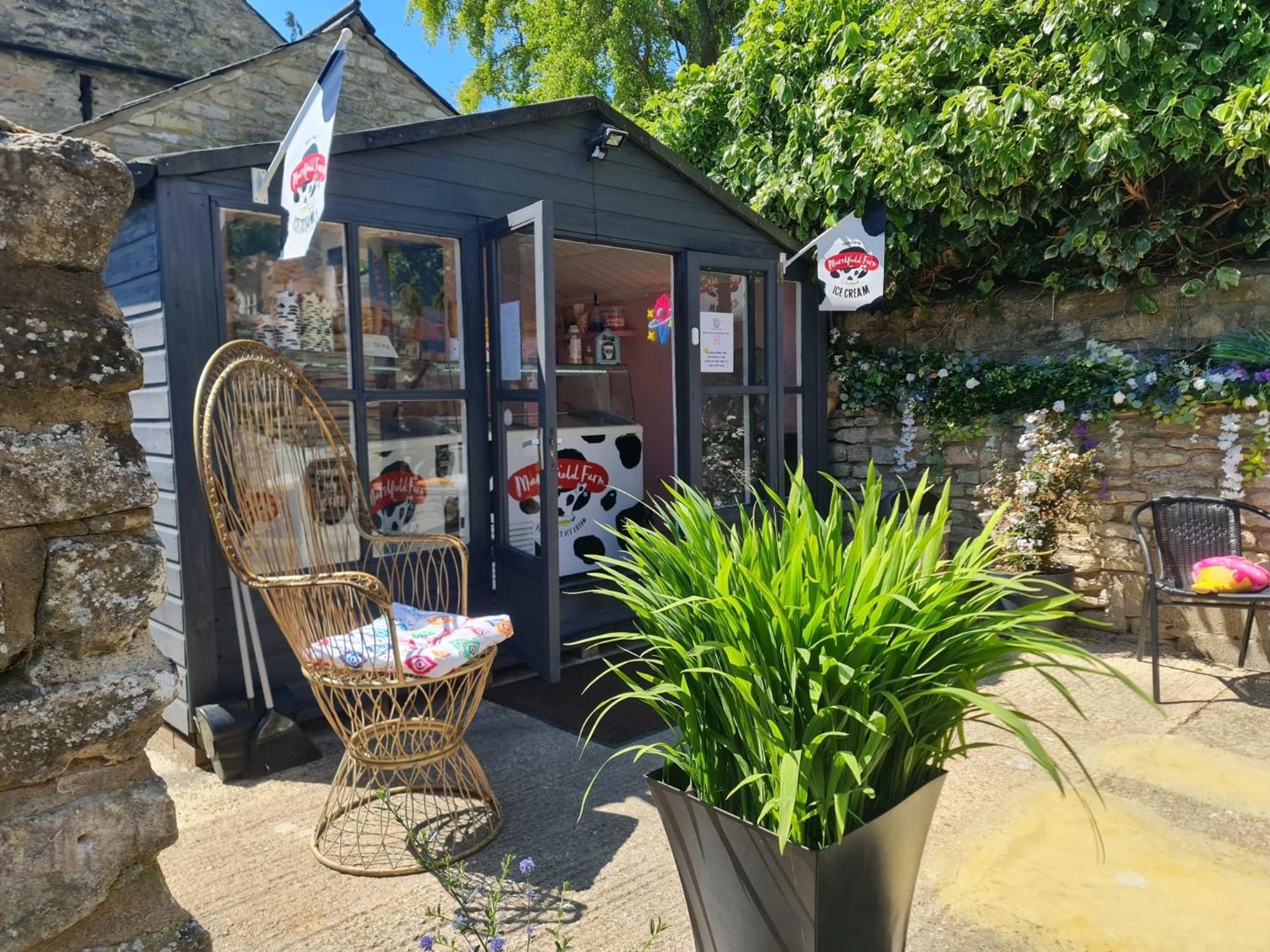 The Ship Inn Oundle Exterior photo